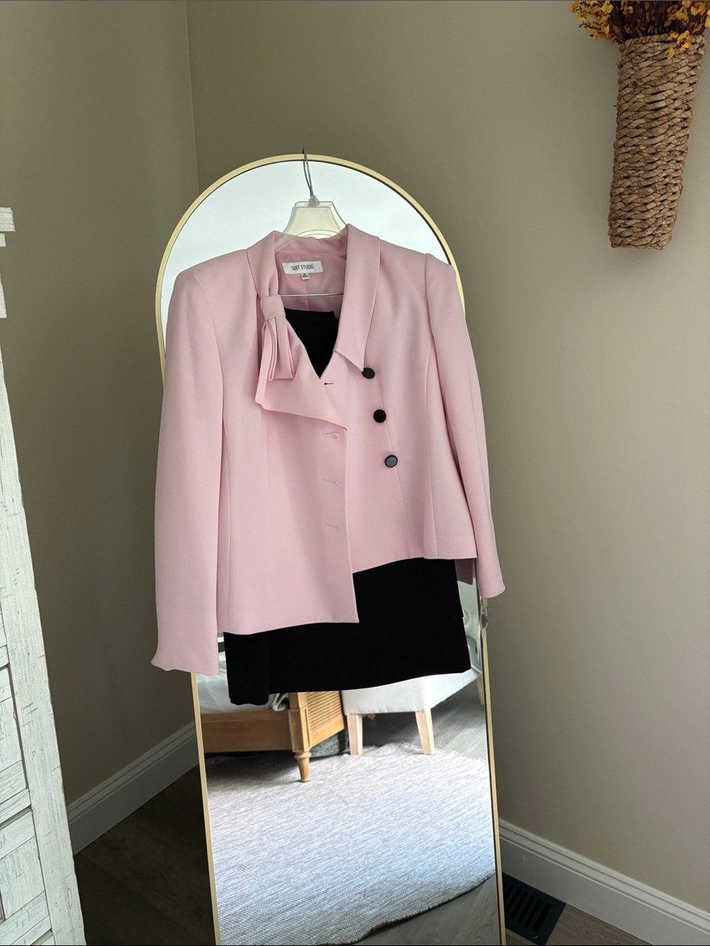 2pc Suit Studio Pink Bow-Neck Blazer jacket and skirt